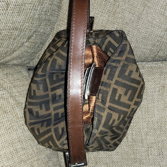 Vintage Fendi Bag π - Picture 5 of 15